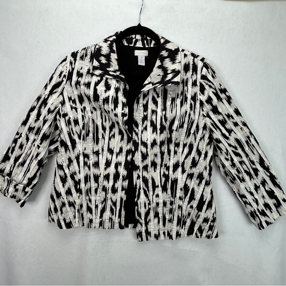 Chico’s Size 1/M/8 Brown and White Sequined Blazer Open Front 615